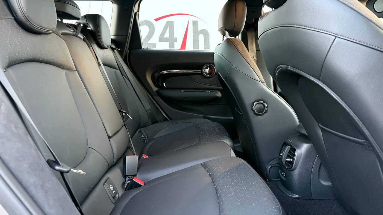 MINI Clubman rear seats