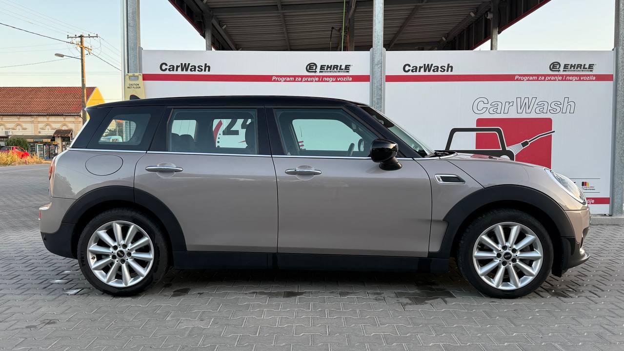 Side view of the MINI Clubman